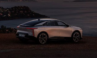 2025 DS N°8