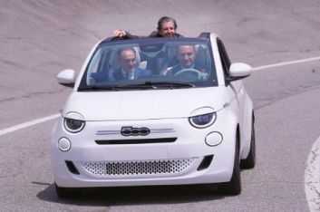 2025 Fiat 500 Hybrid